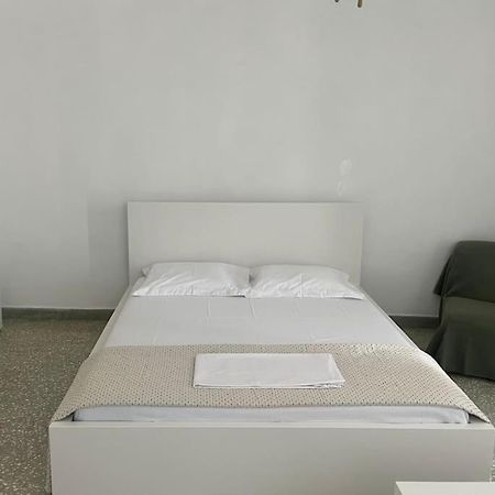 Cozy, Spacious, Newly Renovated Flat In Adamas Eksteriør billede