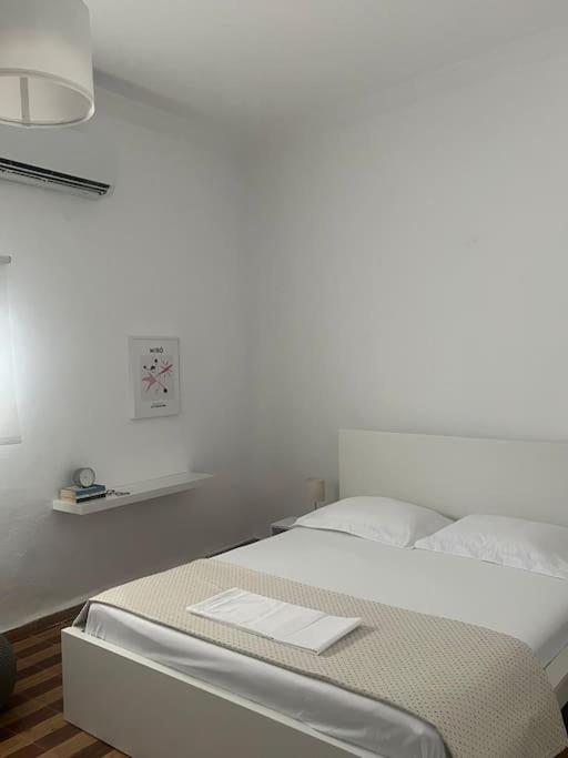 Cozy, Spacious, Newly Renovated Flat In Adamas Eksteriør billede