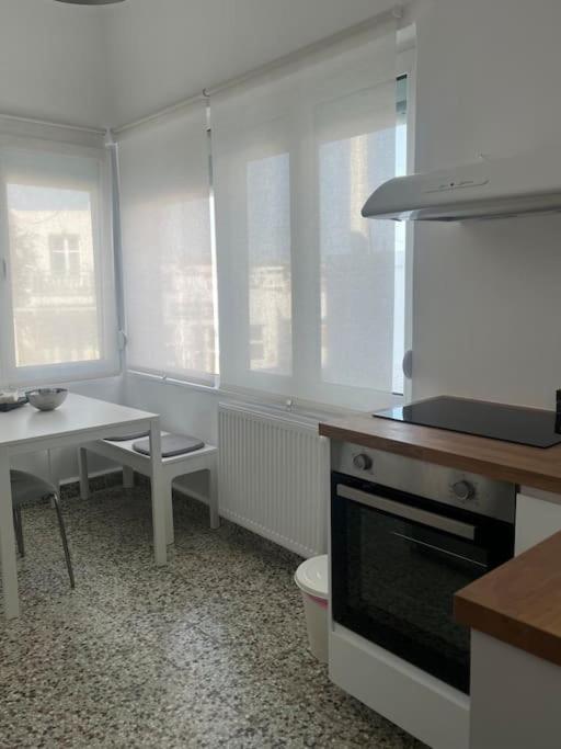 Cozy, Spacious, Newly Renovated Flat In Adamas Eksteriør billede
