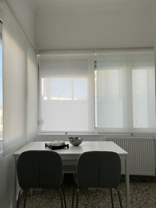 Cozy, Spacious, Newly Renovated Flat In Adamas Eksteriør billede